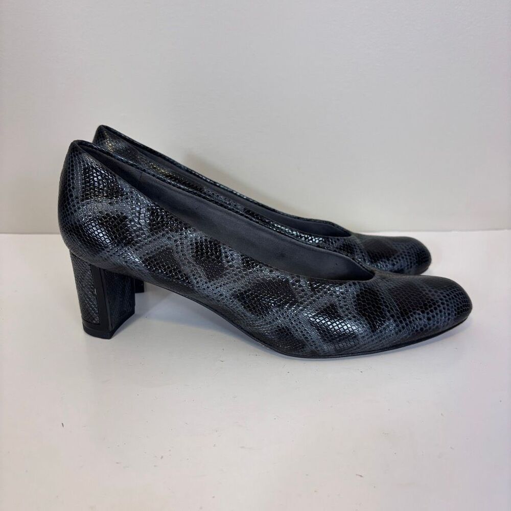 Stuart Weitzman Grey & Black Snakeskin Almond Toe Low‎ Heels Size 8.5